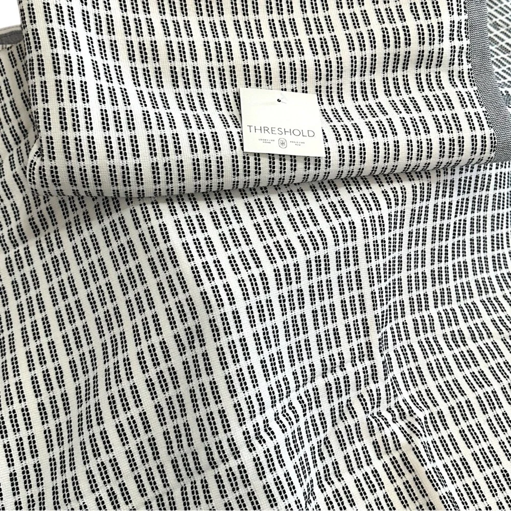 New Threshold Luxury Bath Towel Set Modern Pinstripe 2 30x50 Bath Hook Loops